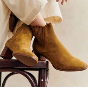 Sezane Jules Boots 38 7 NWT